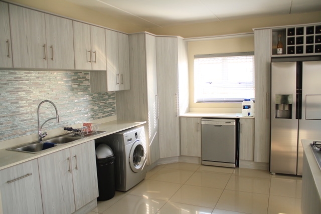 5 Bedroom Property for Sale in Nahoon Valley Park Eastern Cape